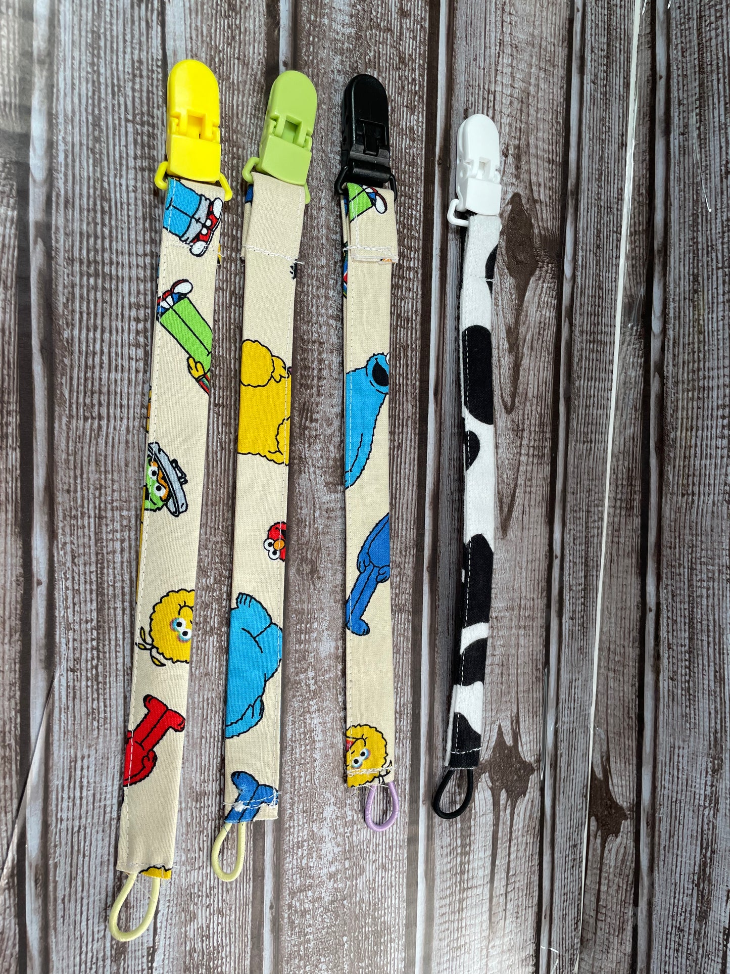 Pacifier clips 